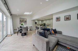 Kitchen diner angle 3- click for photo gallery